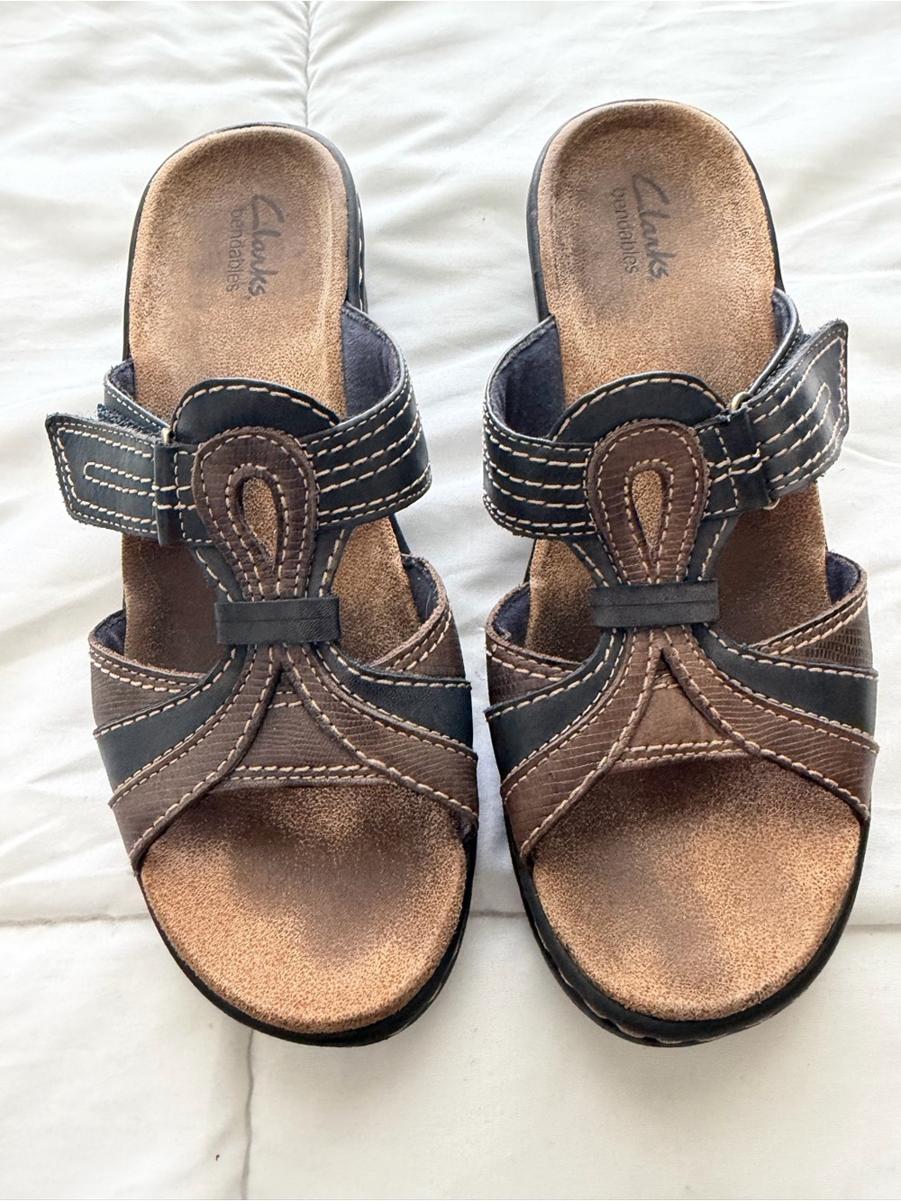 Clarks Bendables Women’s Leather Comfort Wedge Sandals Brown Black Size 7.5 M - Picture 9 of 9
